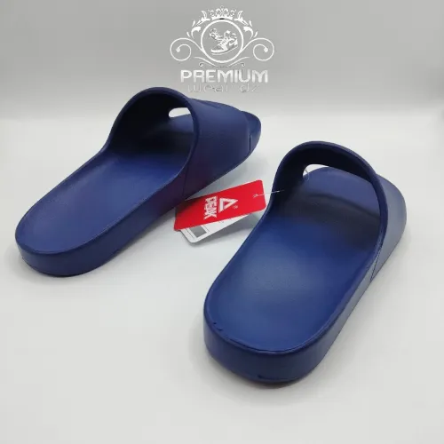 Peak Slippers 