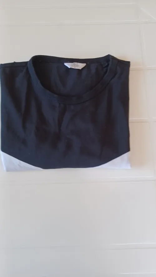 Urgences Liquidation de vetements au plus offrant