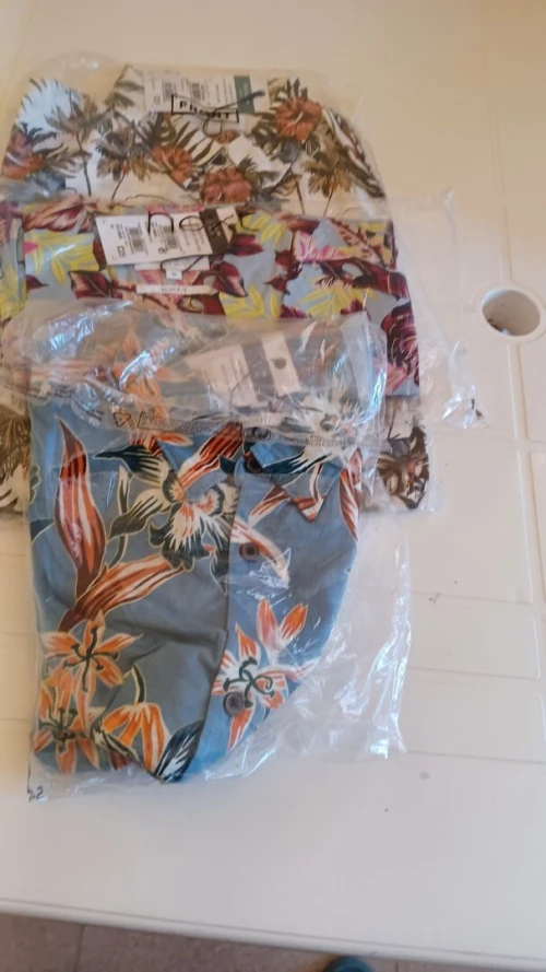 Urgences Liquidation de vetements au plus offrant