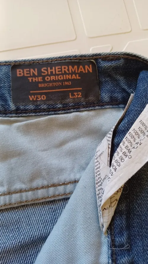 Urgences Liquidation de vetements au plus offrant