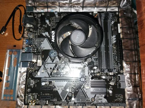 Carte Mere + Processeur Asus B450 + ryzen 3 3200g