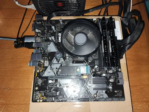 Carte Mere + Processeur Asus B450 + ryzen 3 3200g