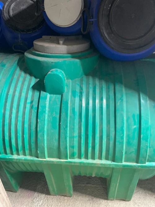 Citerne plastique 1 500 L