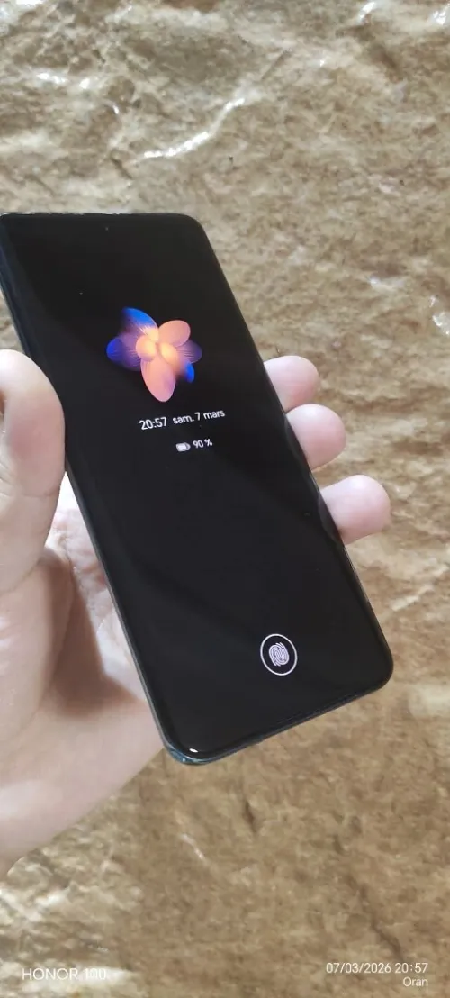 HONOR 90