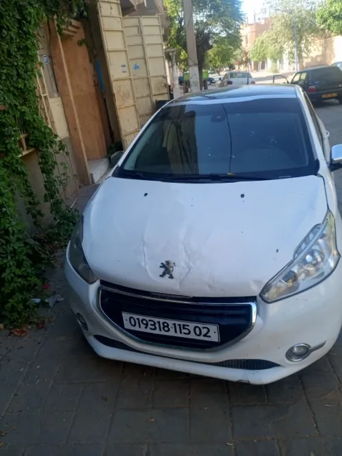 Peugeot 208 2015 Allure