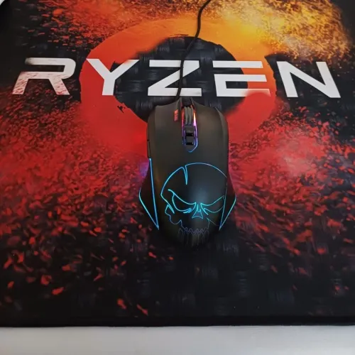 Souris Spirit Of Gamer Elite M40 Gaming 7 Boutons 4000 DPI 10 effets RGB