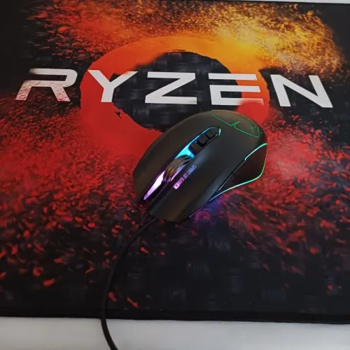 Souris Spirit Of Gamer Elite M40 Gaming 7 Boutons 4000 DPI 10 effets RGB