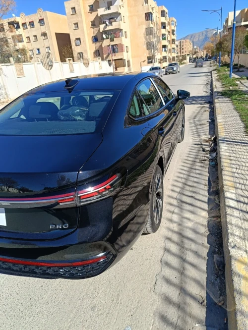 Volkswagen Passat 2025 Pro