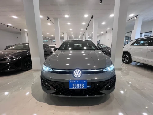 Volkswagen Golf 8 2025 R-Line