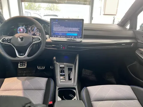 Volkswagen Golf 8 2025 R-Line
