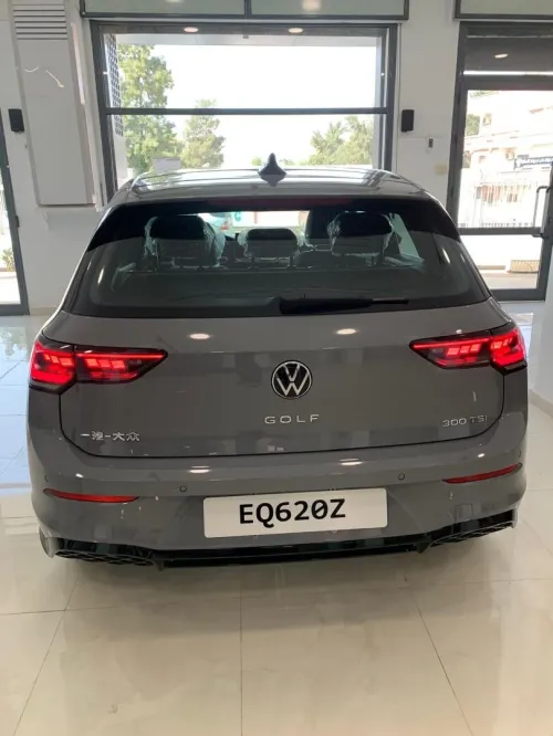 Volkswagen Golf 8.5 Gris Nardo 2025 R Line