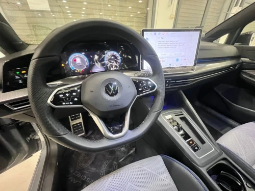 Volkswagen Golf 8 2025 R-Line