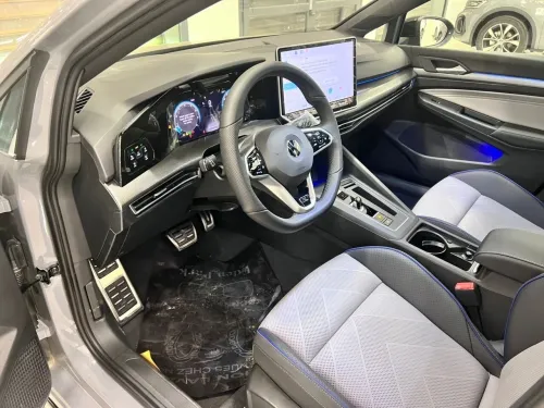 Volkswagen Golf 8 2025 R-Line
