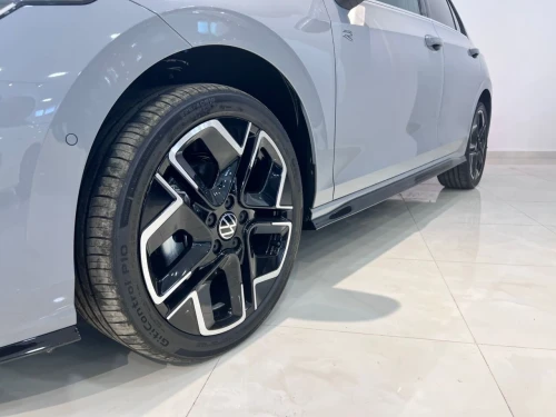 Volkswagen Golf 8.5 2025 R Line