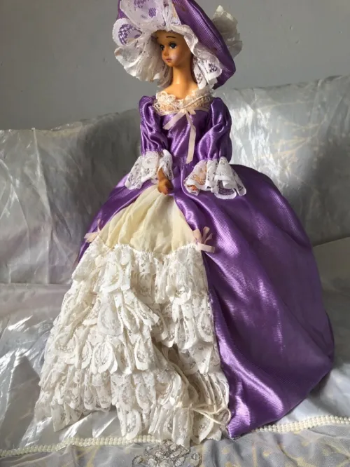 Poupées en porcelaine