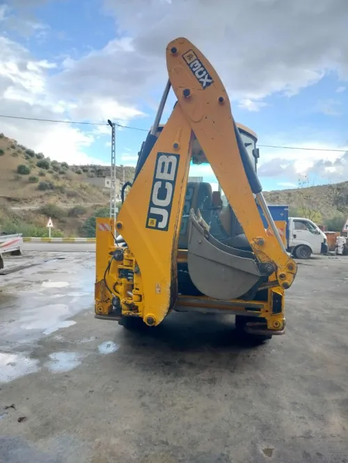 JCB Retro charegot 2012