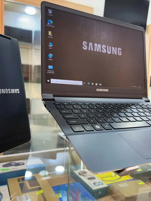 SAMSUNG X900 i5 3EME GENERATION 4G DDR3 128 SSD 13.3 POUCES