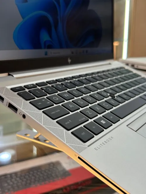 HP ELITEBOOK 845 G8 RYZEN 5 PRO 5650u 16G DDR4 256 SSD NVME 14 POUCES FHD