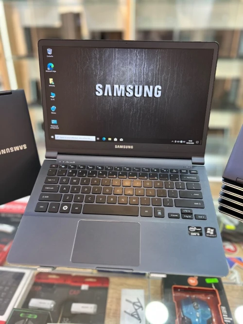 SAMSUNG X900 i5 3EME GENERATION 4G DDR3 128 SSD 13.3 POUCES
