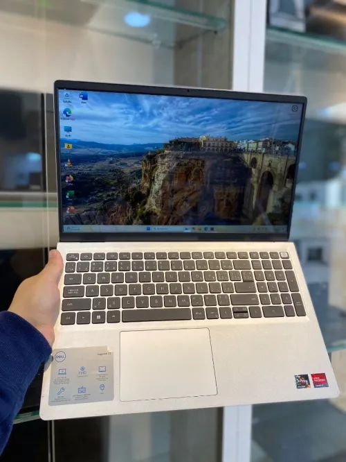 DELL INSPIRON 15 RYZEN 5 5625u 16G DDR4 512 SSD NVME 15.6 POUCES FHD