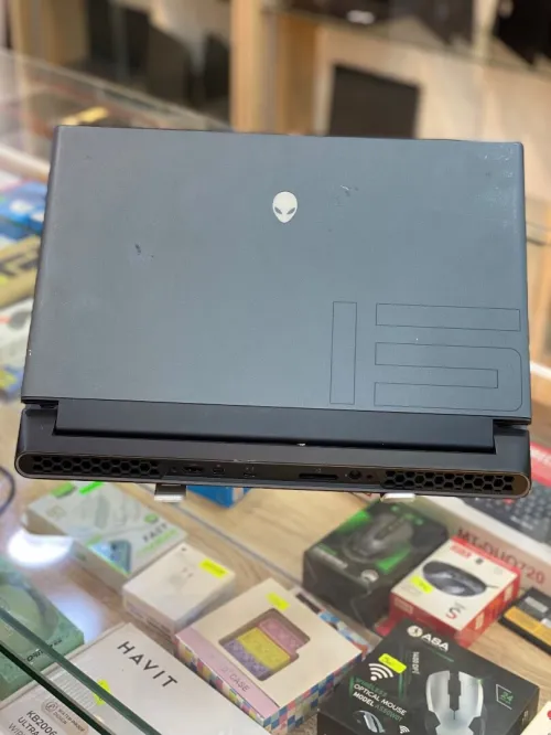 DELL ALIENWARE M15 i7 10EME GENERATION RTX 3070 8 VRAM 16G DDR4 512 SSD 15.6 POUCES FHD 300HZ