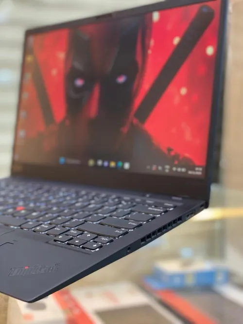 THINKPAD X1 CARBON i5 8EME 16G DDR4 256 SSD NVME 14'' POUCES FHD