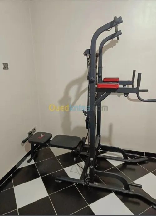 Banc musculation, barre fixe extendable, parallèle et câbles de résistances 