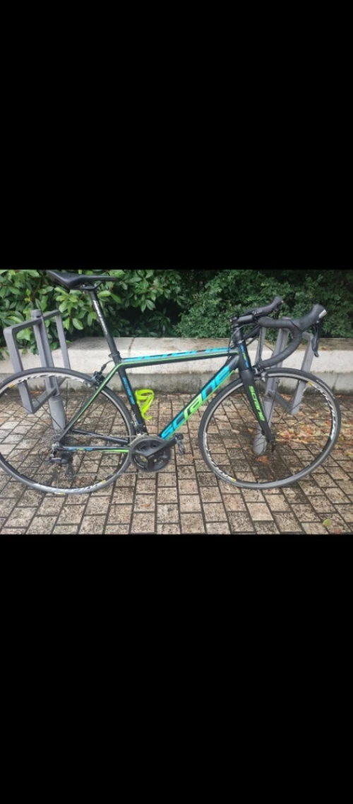 Vélo route en Carbone