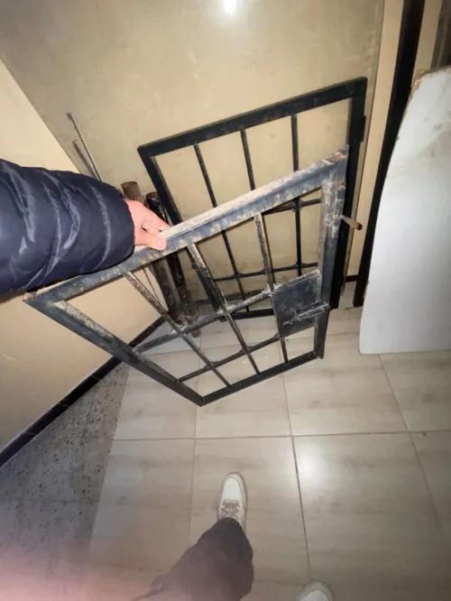 شباك بالكون حديدي