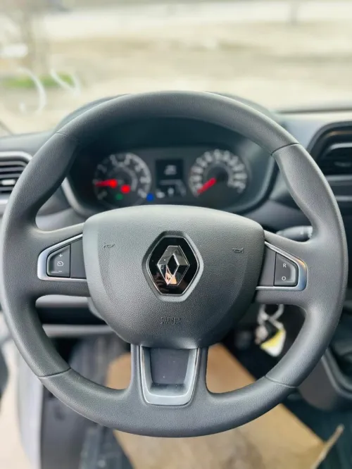 Renault Master 2025 panneau 2
