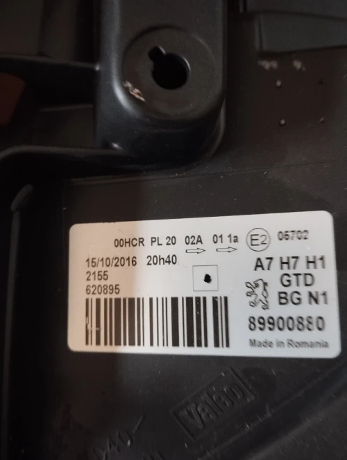 Lot de pieces détachées neuves d'origine Peugeot 207 sous emballage