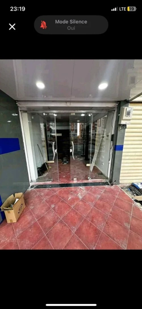 Vitrine en verre trempé 