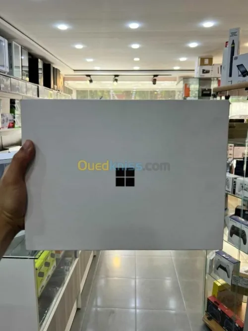 MICROSOFT SURFACE LAPTOP 7 - SNAPDRAGON X PLUS - 16GB - 512GB SSD - 13.8 TACTILE - QUALCOMM ADRENO 
