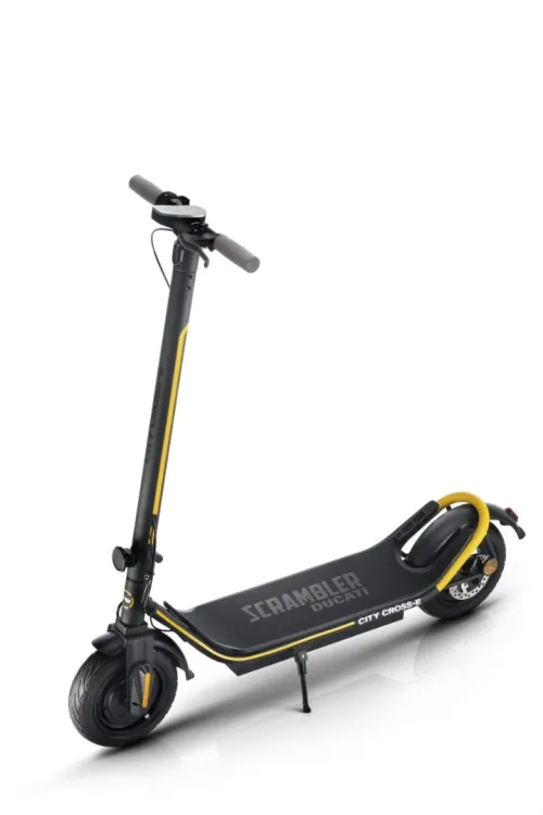 DUCATI SCRAMBLER CITY CROSS-E STREET EDITION - TROTTINETTE ÉLECTRIQUE - 350W BRUSHLESS - 450WH BATTERIE - 45KM - PLIABLE - BLACK