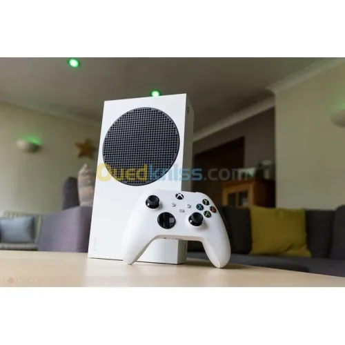 XBOX SERIES S - AMD Ryzen Zen 2 - AMD RDNA 2 4 TFLOPs - 10 Go GDDR6 - SSD 512 Go
