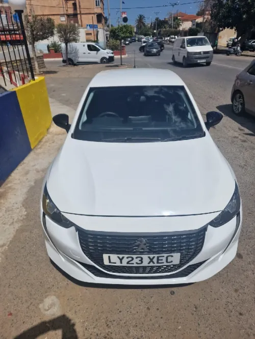 Peugeot 208 2023 Allure Pack