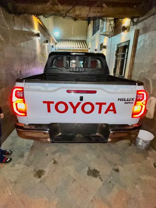 Toyota Revo  2026 Revo Toyota hliux 2026 عماني 4X4 SR5