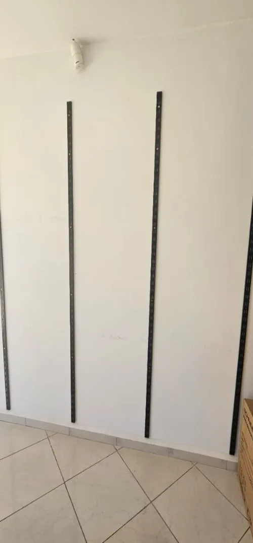 etagere de rangement pour boutique