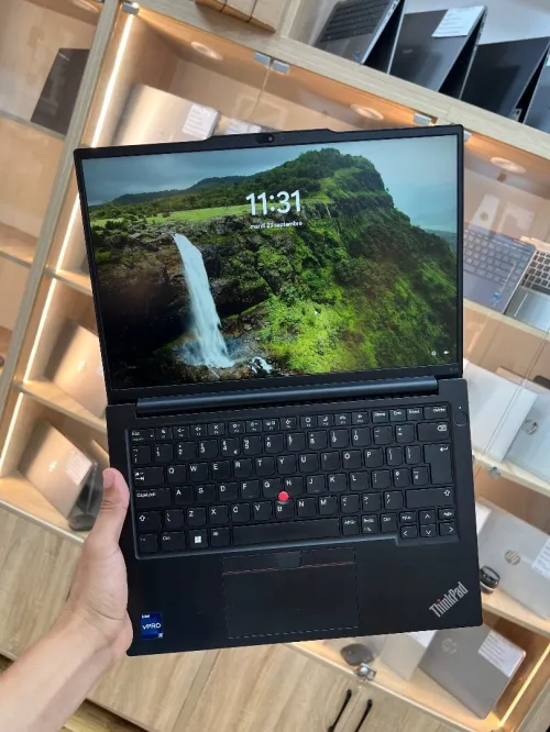 Lenovo Thinkpad E14 Gen 5 i7-1365U 16gb 256ssd