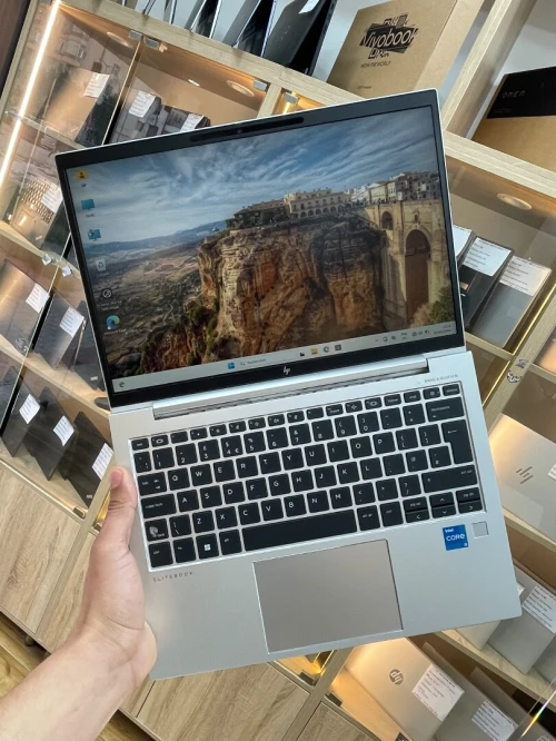 Hp elitebook 830 G9 i5-1235U 16 gb 256ssd