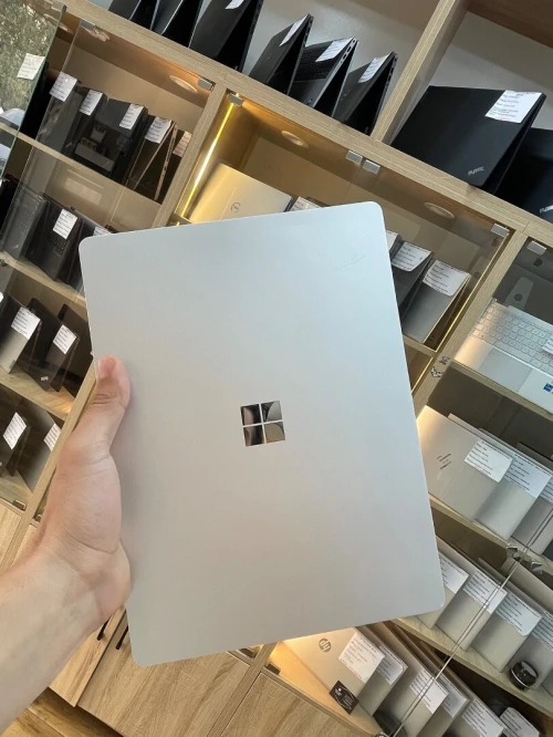 Surface laptop go 2 i5-1135G7 4gb 128ssd
