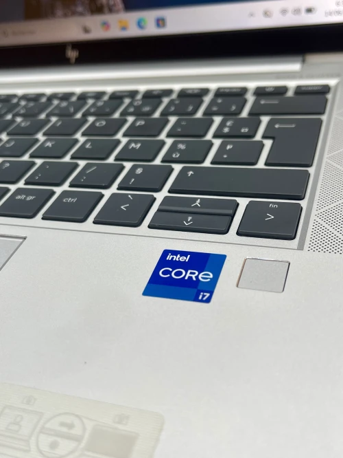 HP élitebook 830 G8 i7-1185G7 16gb 512 ssd