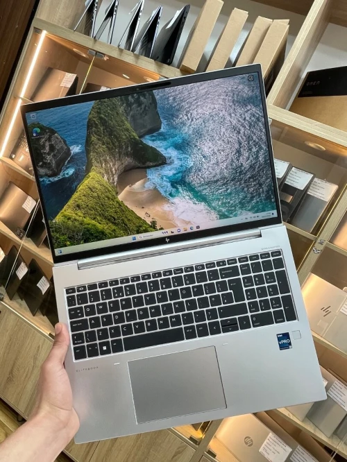 Hp elitebook 860 G10 i7-1365U 16gb 512ssd