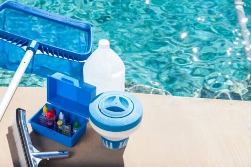 PISCINES NETTOYER DÉSINFECTER'