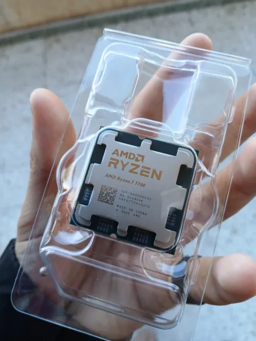 RYZEN 7 7700