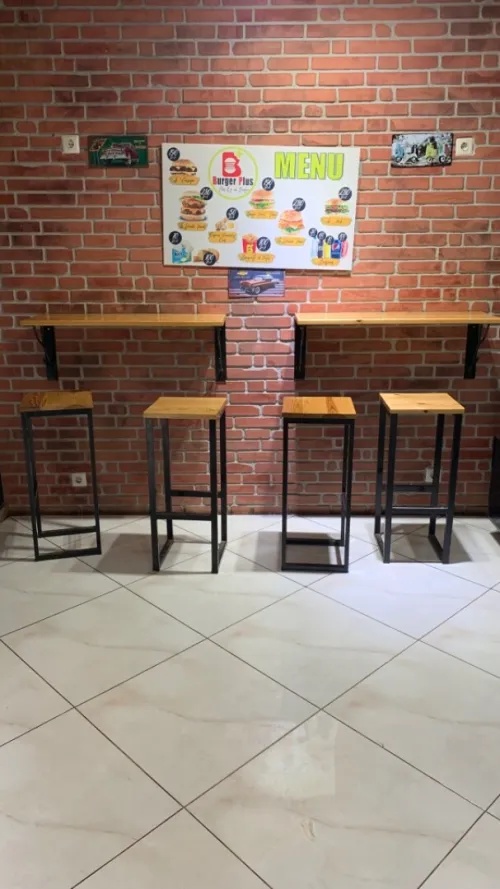 Lot chaises et comptoirs pour fast-food ou cafétéria 