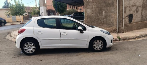 Peugeot 207 2012 1.4 ess 75ch