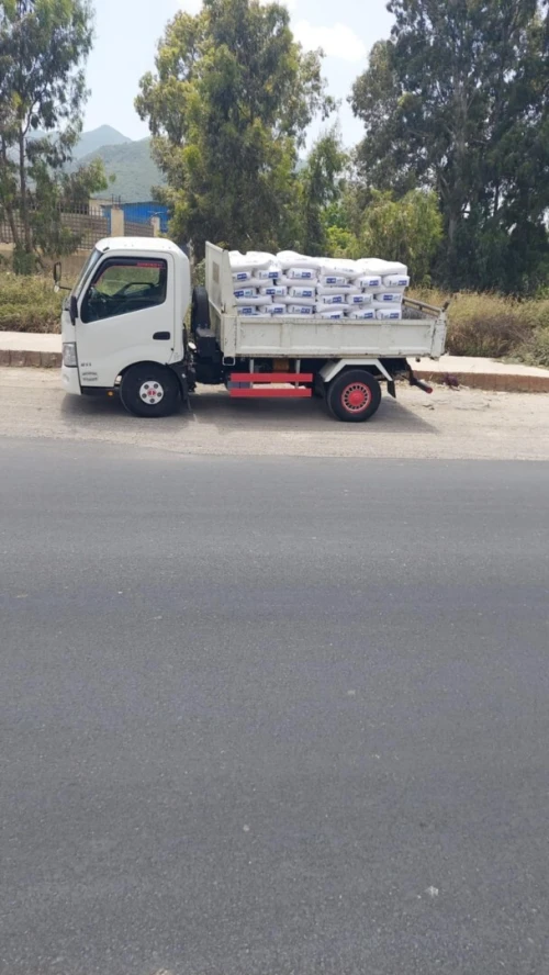 Hino Camion 300 a benne 2012