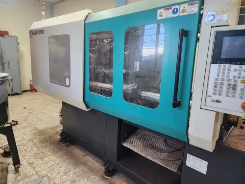 Machine injection plastique