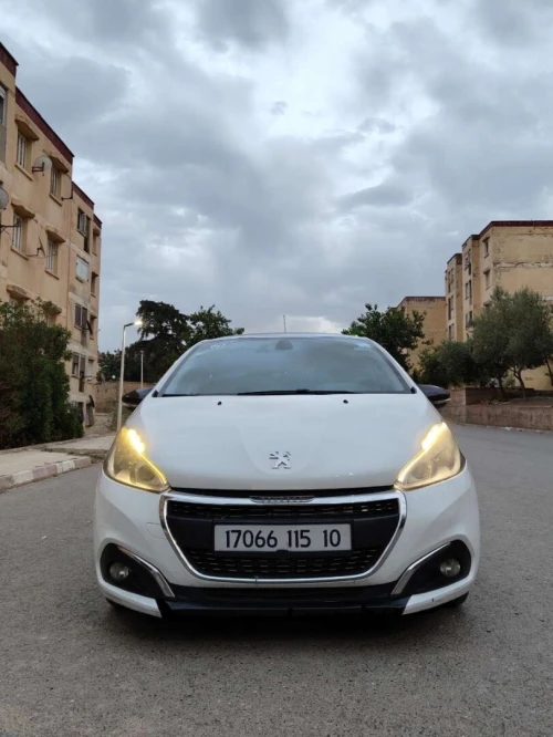 Peugeot 208 2015 Access Facelift
